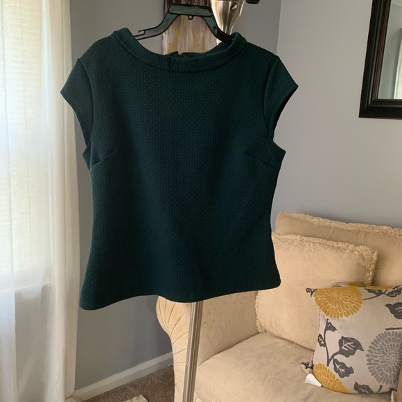 Dark Green Skirt Set NY&C - Picture 4 of 6